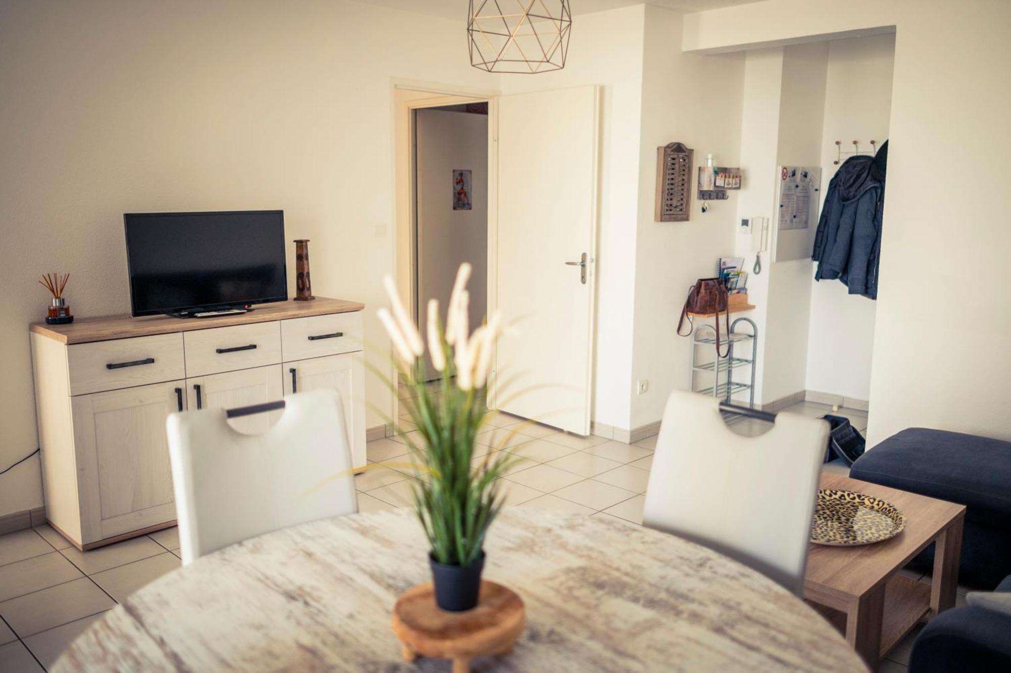 L Arene Margaux, 300 M Du Tram Apartment ลอร์มองต์ ภายนอก รูปภาพ